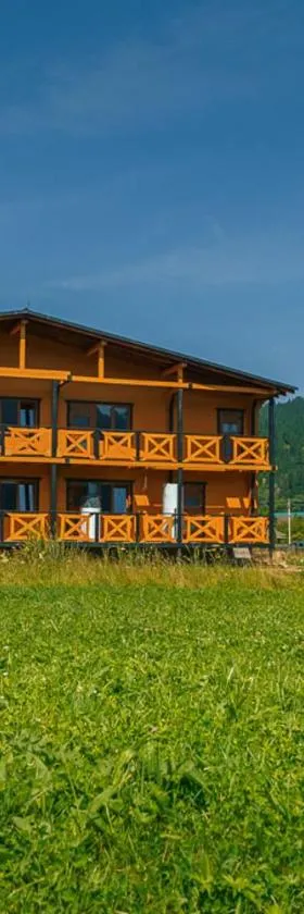 На Ґанку, Hotel in Werchowyna