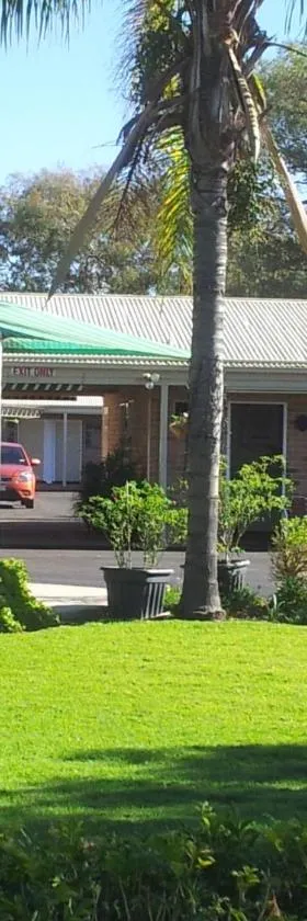 Charleville Waltzing Matilda Motor Inn, Hotel in Charleville-Mézières