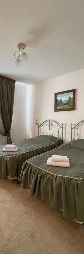 Gusarskiy Hotel and Apartment, Hotel in Kiew
