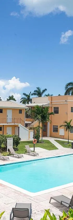 Orange Hill Beach Inn, Hotel in Nassau