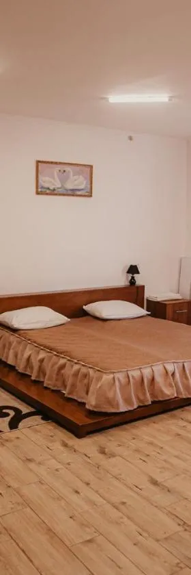 Лісова Пісня Апартаменти, Hotel in Husyatyn