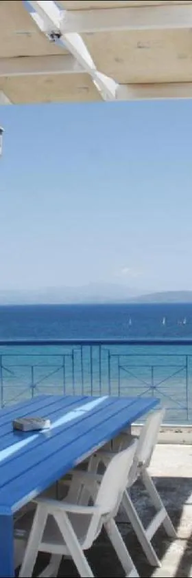 Penthouse & apartments by the Sea airport Airstay, Hotel in Artemida