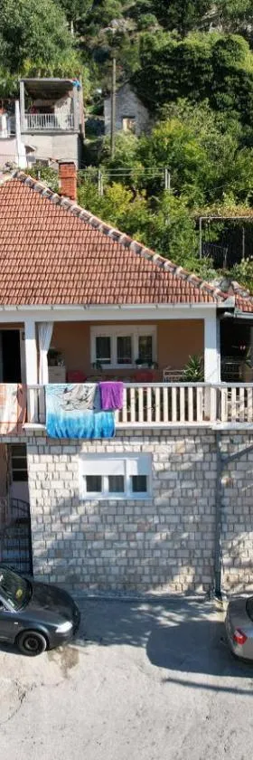 Janina Hiša, Hotel in Stolac