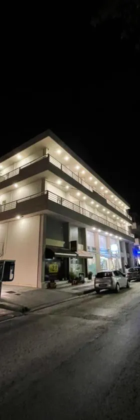 Aethon Airport Project-FREE SHUTTLE by GK Properties, Hotel in Markopoulo