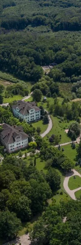 Aquadar, Hotel in Manʼkivka