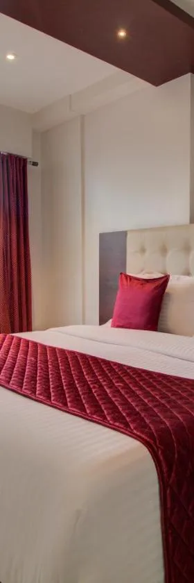 Hotel Malad Inn opposite Malad Railway Station, Hotel in Mumbai