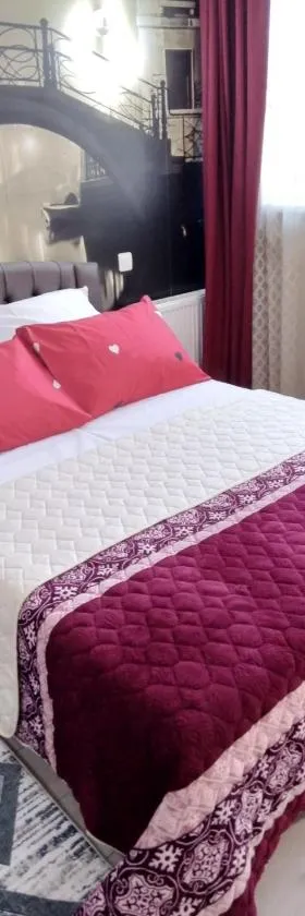 Уютная 1 комнатная квартира ЗИМНЯЯ ВИШНЯ в ж/к Новая Европа, Hotel in Korsuntsy