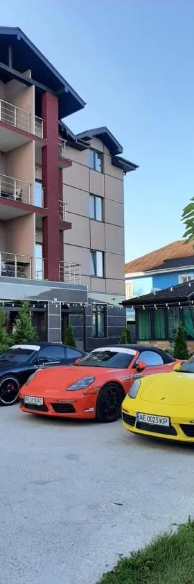 Biruza Club, Hotel in Svyatopetrivske