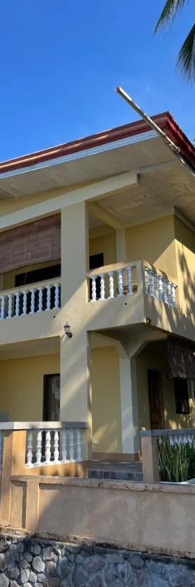 C - Side Inn, Hotel in Mambajao