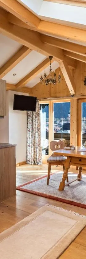 Ferienwohnung Bergkristall, Hotel in Mittenwald
