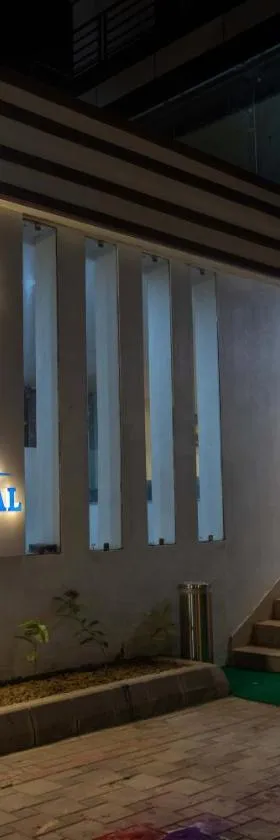 Hotel Palm International, Hotel in Butwāl