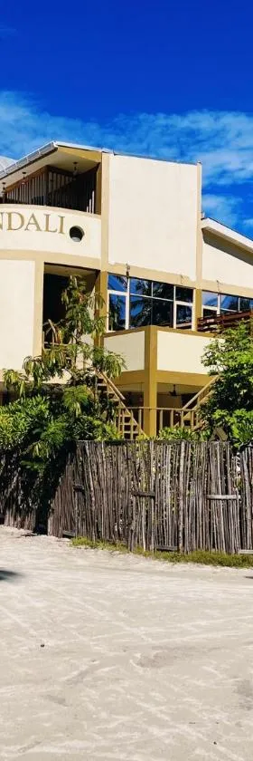 Rindali - The speedboat from Malé to the hotel departs at 1130 every Monday Thursday and Saturday and from the hotel to Malé at 0630 and five domestic flights are available every day, Hotel in Dhaalu Atoll