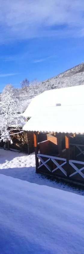 Карпатський Затишок, Hotel in Huta