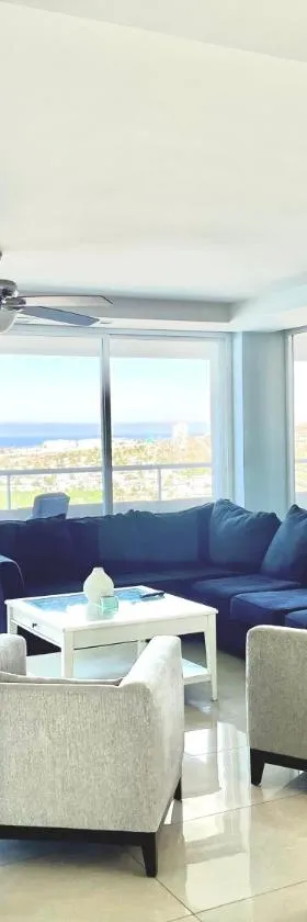Beachfront Condo close Puerto Nuevo, Papas, and Valle de Guadalupe, Hotel in Rosarito