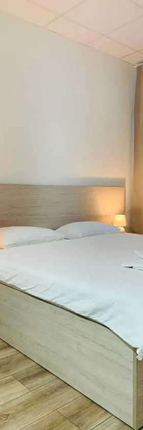 Міні-Готель Білий Квадрат, Hotel in Kiew
