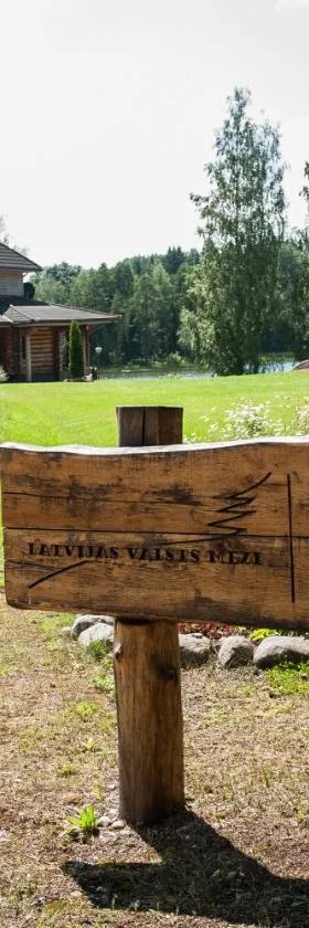 LVM tūrisma un atpūtas centrs "Ezernieki", Hotel in Meirāni
