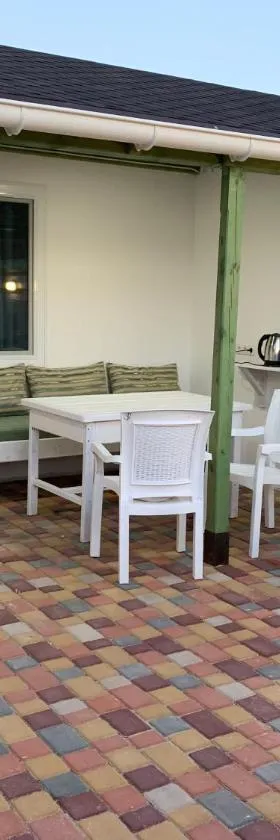 Leto, Hotel in Satoka