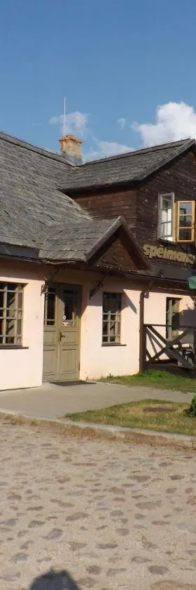 Spēlmaņu krogs, Hotel in Alsunga