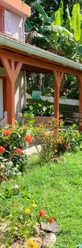Charmante maison à Rivière-Salée avec jardin privatif, Hotel in Rivière-Salée