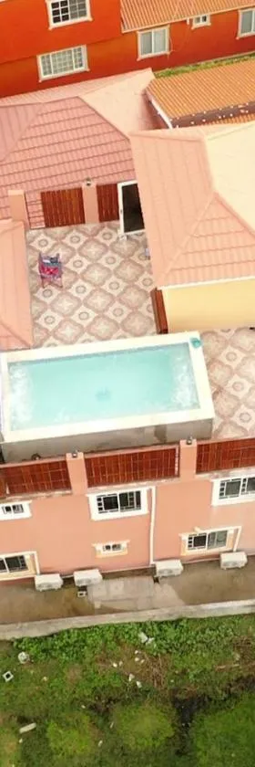 Royal Vybez Vacation Homes, Hotel in Spanish Town