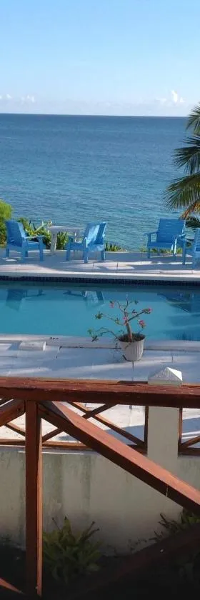 Unique Village, Hotel in Governors Harbour