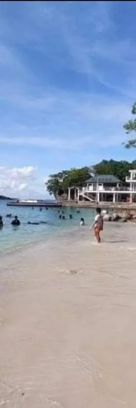 Carribean Transient House, Hotel in Lucap