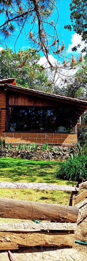 Cabaña en medio del bosque ZA, Hotel in Acaxochitlán
