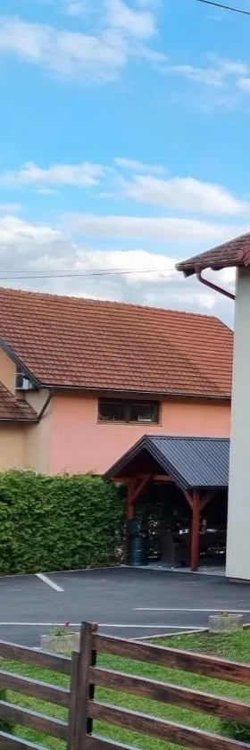 Prenoćište-Sobe-Rooms-Aman, Hotel in Bihać