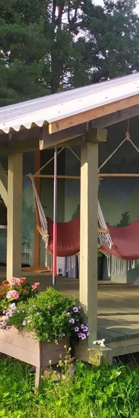 Namiņš Sidrabi pie upes, Hotel in Koknese