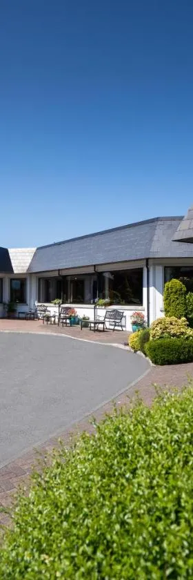 Burrendale Hotel Country Club & Spa, hotel in Newcastle