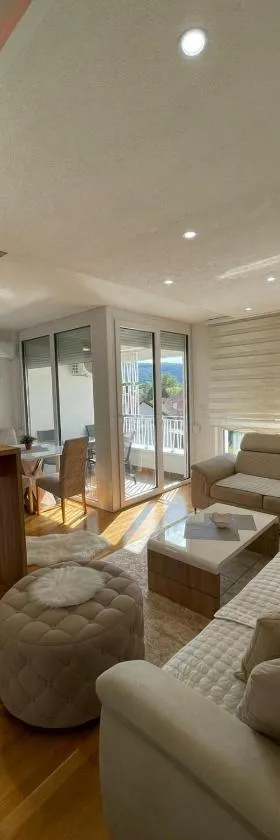 Apartman Sisters, Hotel in Sanski most