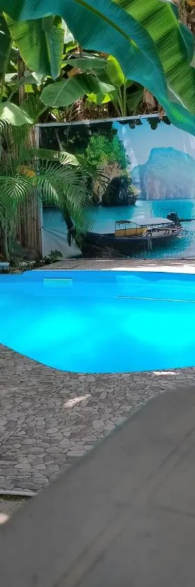 Two crazy monkeys, Hotel in Bakjawan