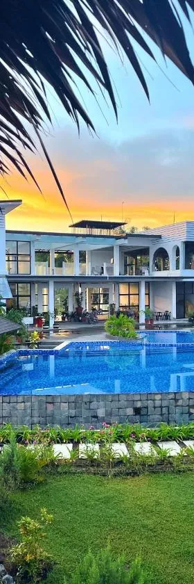 Vistapaloma beach resort, Hotel in Odiong