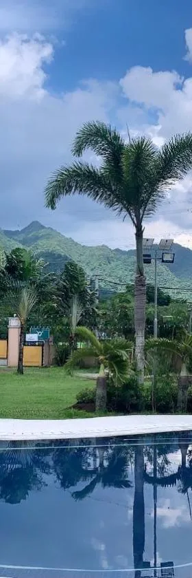 3 Peaks Resort & Boutique Hotel, Hotel in Lipa