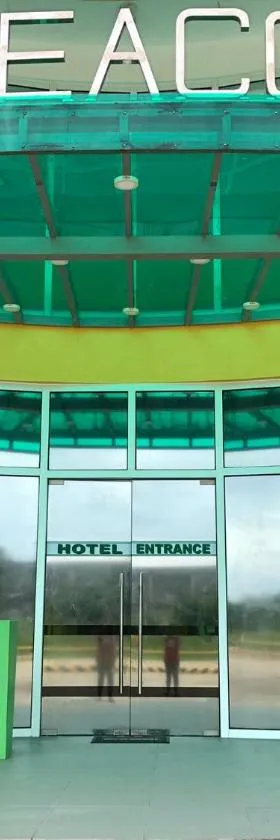 Meaco Royal Hotel- Aparri, Hotel in Camalaniugan