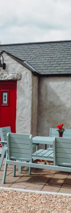 Lizzie's Cottage, hotel in Drumaroad