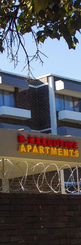 R Executive Apartments, Hotel in Harare
