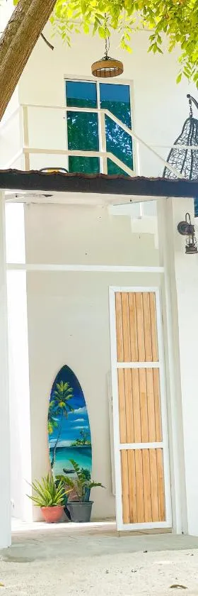 Moodhu Surf House, Hotel in Himmafushi