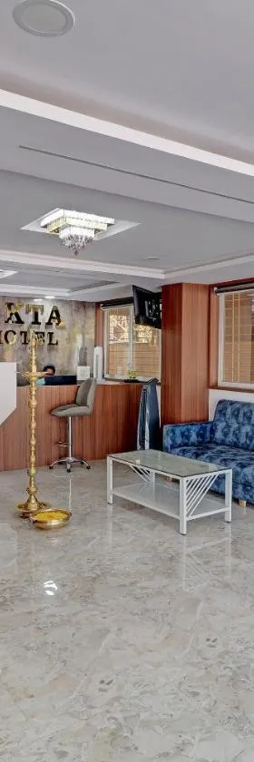 Ivory Suites, Hotel in Airoli