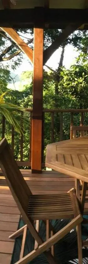 Chalet Colibri , Les ANSES d'ARLET 200 m plage, Hotel in Les Anses-dʼArlets