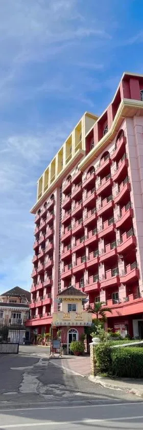 Crown Regency Suites Mactan, Hotel in Mactan