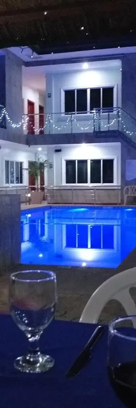 Ocean Breeze Resort, Hotel in Toledo
