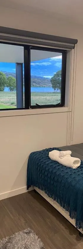 Lakefront in Pisa, Hotel in Cromwell