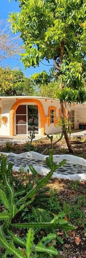 Flintstone Mini-Cave, Hotel in Poctoy