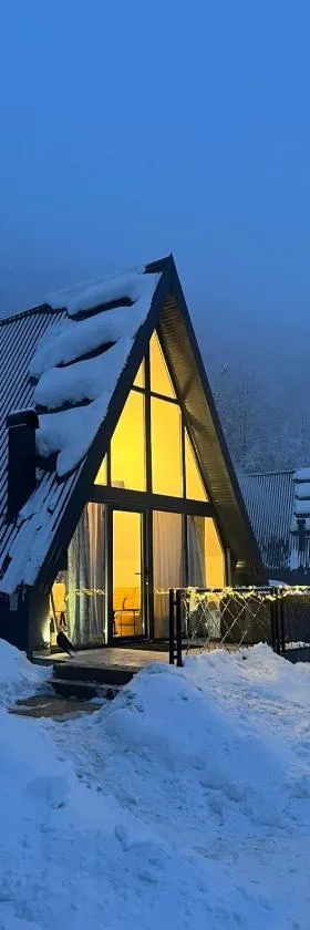 Klek 77 Luxury Chalets near Jahorina, Hotel in Paočići