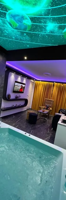 Apartman S&V 3 Istocno Sarajevo Lukavica sa Jacuzzi Lux Spa Hilandarska Centar, Hotel in Lukavica