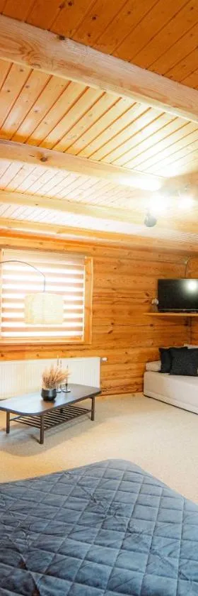Viesu nams SAKNĪTES, Hotel in Dzērbene