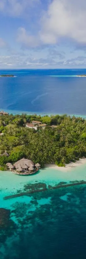 Baros Maldives, Hotel in Malé