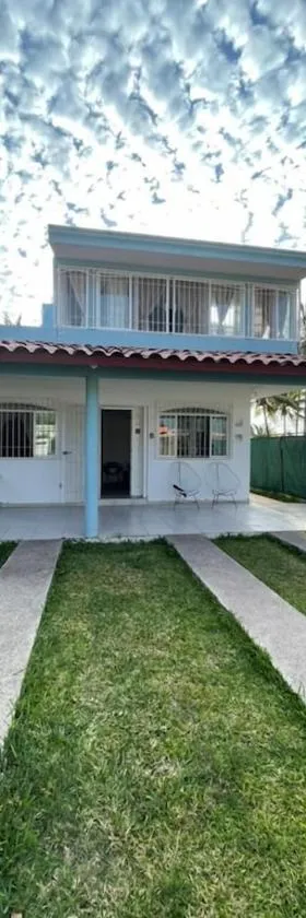 Casa Margarita 3BR Private Home with Balcony, Hotel in Pérula