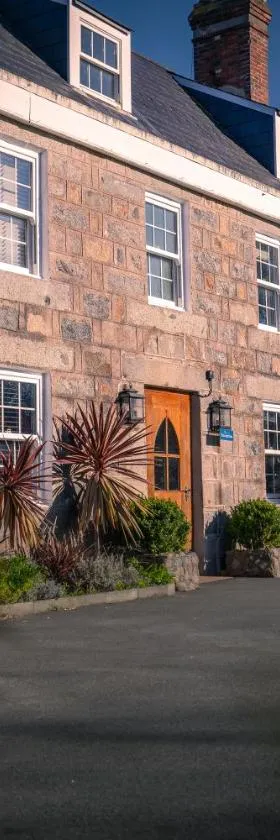 Le Pommier, Hotel in Castel